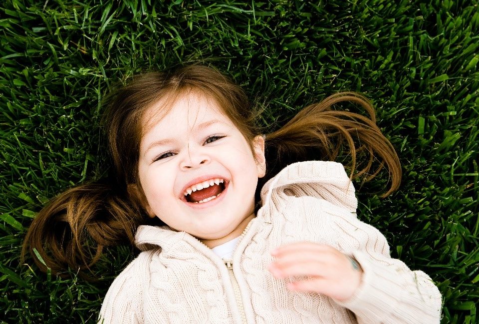 ¿Qué hacer si aparecen caries en los dientes de leche?